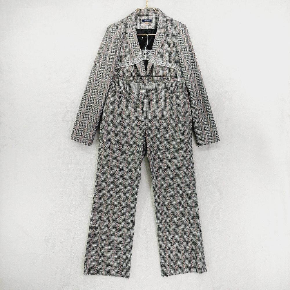 Tommy Hilfiger Elegant Plaid Two-Piece Suit with Red Accent Stripe P3904